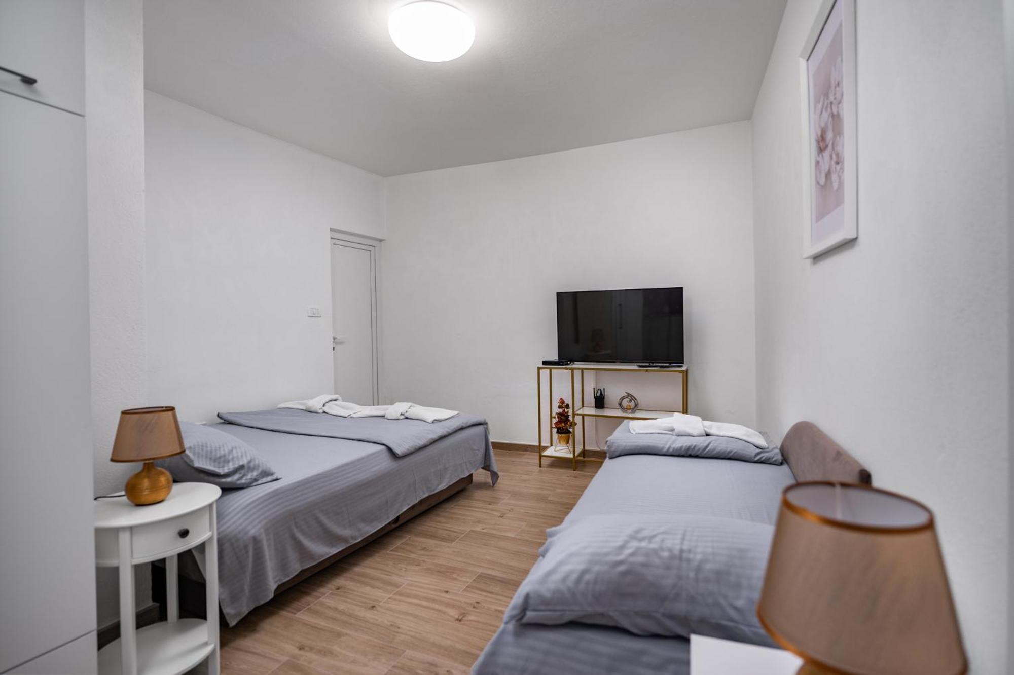 Apartmani Kaan ポドゴリツァ エクステリア 写真